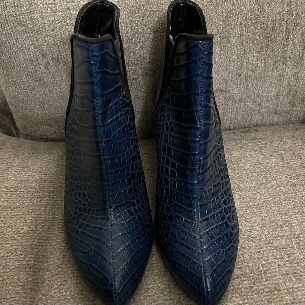 Vintage White House Black Market Blue Croc-Embossed Ankle Boots W/ Stiletto Heel